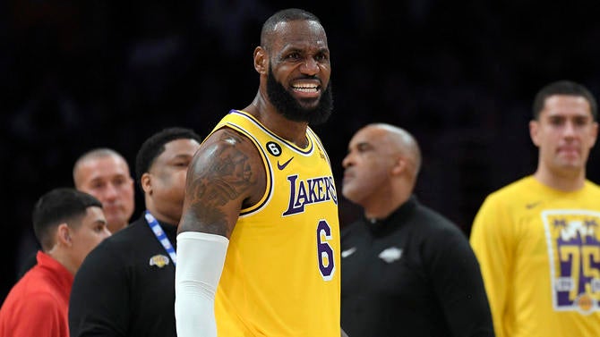 Dallas Mavericks v Los Angeles Lakers