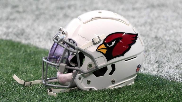 cardinals-helmet.jpg