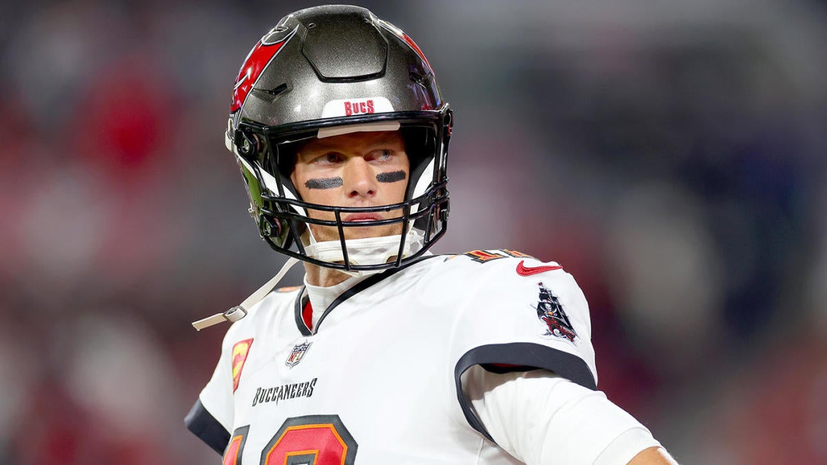 Did Tom Brady Really Sign With The Tampa Bay Buccaneers, The Worst Team Of  All-Time? (Yes. Sort Of.)