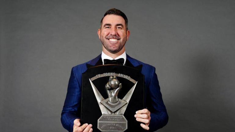 Justin Verlander dari Mets, Sandy Alcantara dari Marlins menerima plakat Penghargaan Cy Young dengan kesalahan ejaan
