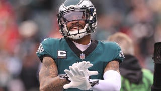 Philadelphia Eagles corner back Darius Slay (2) celebrates with his family  following the NFC Championship NFL football game against the San Francisco  49ers, Sunday, Jan. 29, 2023, in Philadelphia. (AP Photo/Chris Szagola