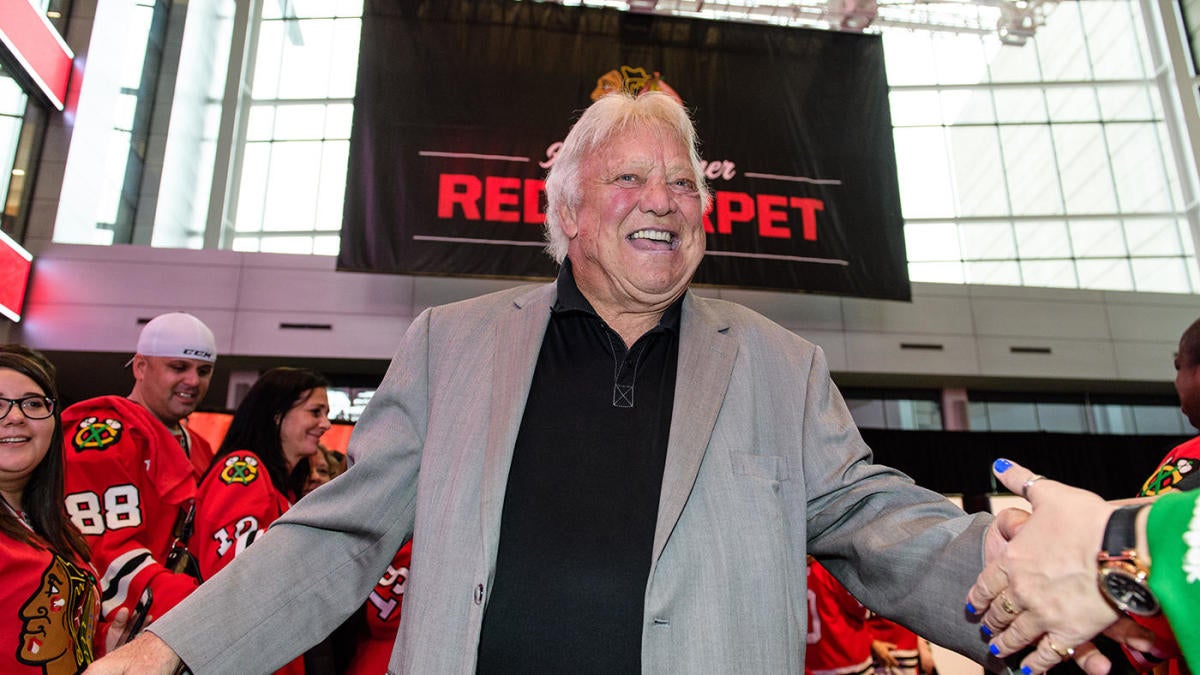 Bobby Hull: Chicago Blackhawks Hall of Famer dies