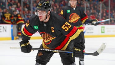 Chicago Blackhawks v Vancouver Canucks