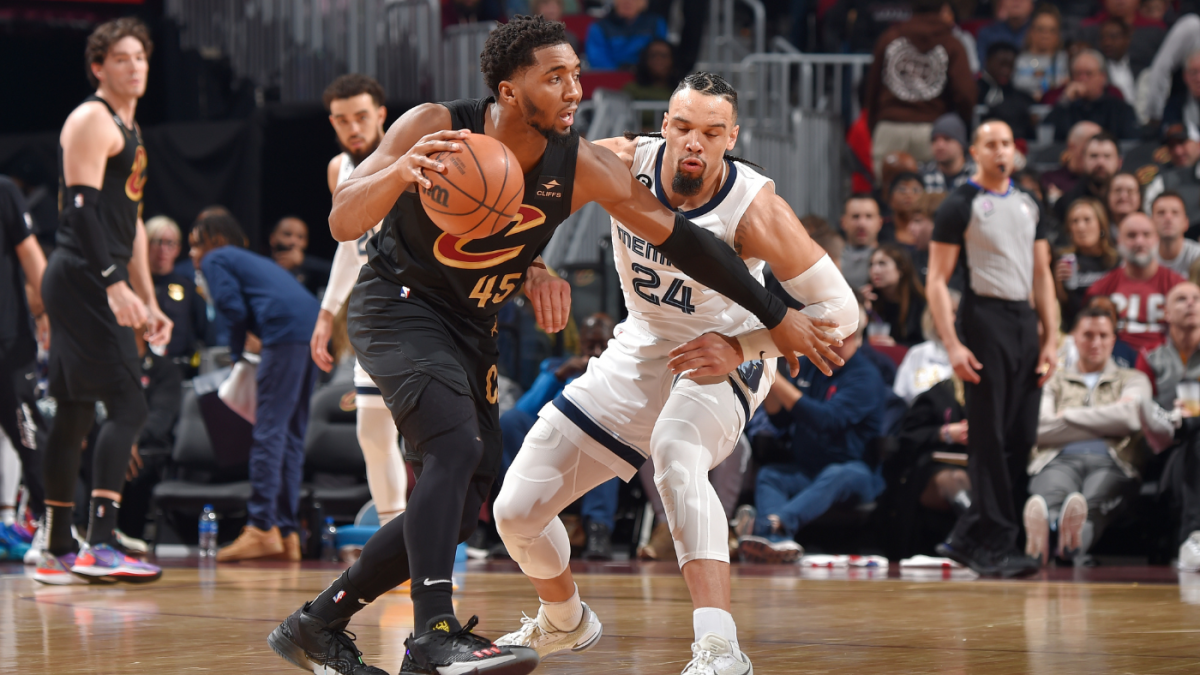 Donovan Mitchell, Dillon Brooks ejected after Cavs star throws ball at
