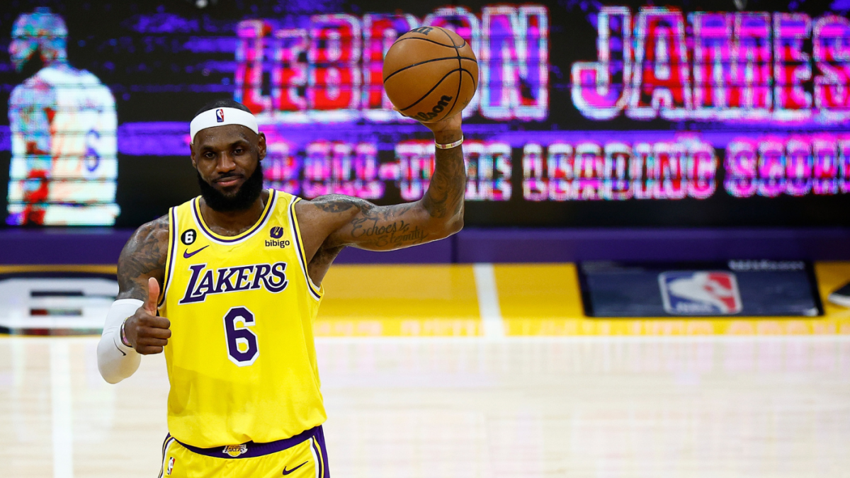 Top 10 Most Popular Players In The NBA Right Now: LeBron James Is Still The  King - Fadeaway World