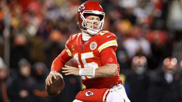 Must See: Superman Patrick Mahomes Shows Off Unbelievable Precision In  Practice Making NFL Defences Sweat Before Even Taking The Field