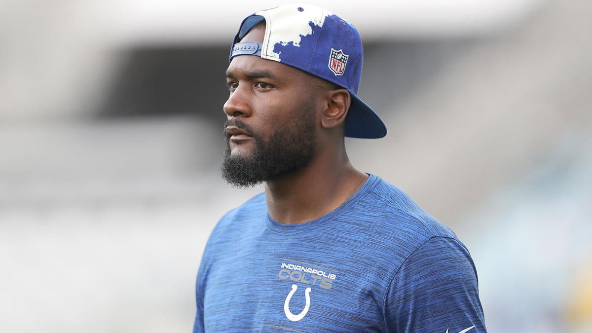 Colts LB Shaquille Leonard endorses 'great coach' Jeff Saturday: 'I hate  that he gets a lot of hate'