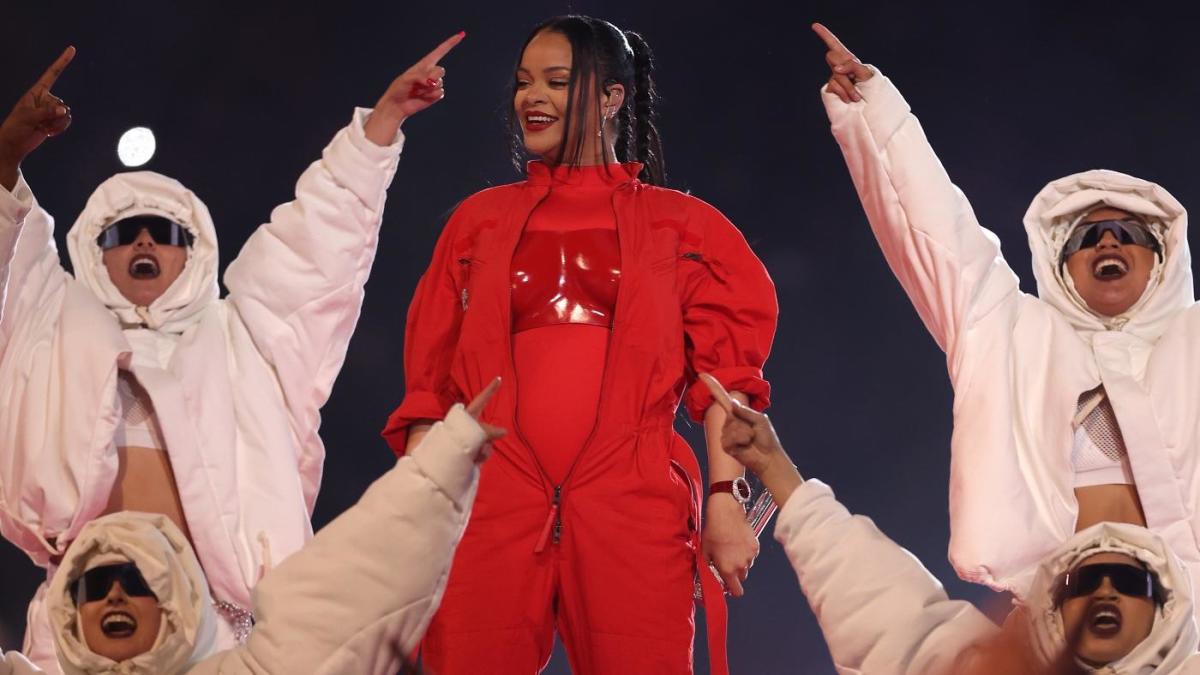 Pregnant Rihanna soars in Super Bowl halftime performance – The Denver Post