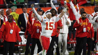 Mahomes breaks MVP Super Bowl curse, Chiefs beat Eagles 38-35