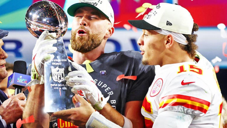 patrick-mahomes-and-travis-kelce-1400-us.jpg