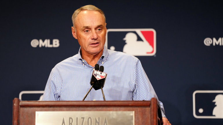Komisaris MLB Rob Manfred berbicara tentang pemadaman, Atletik pindah ke Las Vegas, Padres pasar kecil, dan banyak lagi