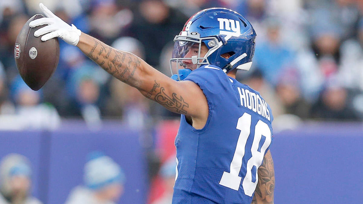 New York Giants' Isaiah Hodgins catches a pass between Minnesota