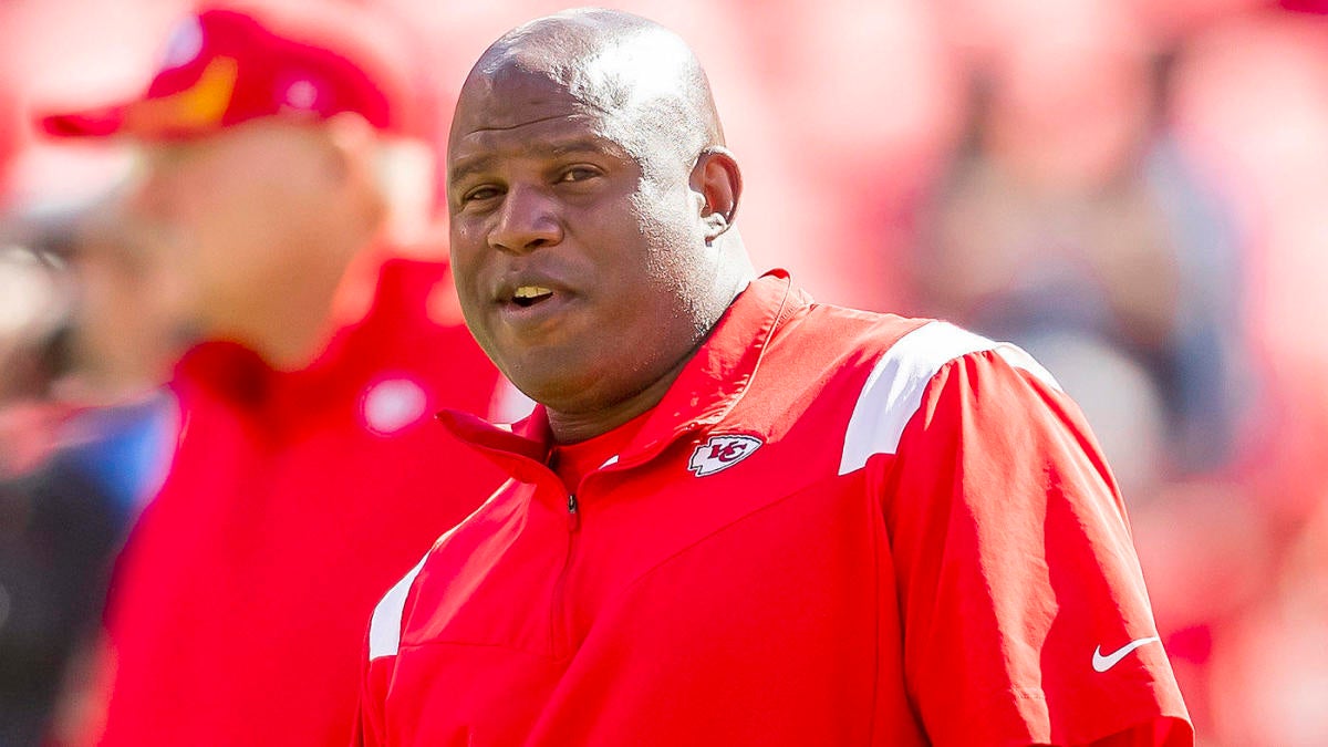Eric Bieniemy reaches multiyear deal with Commanders as team's assistant  head coach and offensive coordinator 