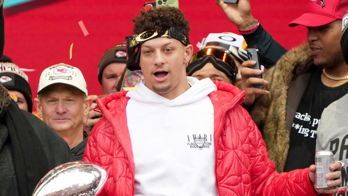 Mahomes' father ready to celebrate with KC at parade