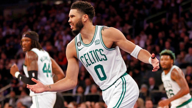 Jayson Tatum dari Celtics dikeluarkan terlambat saat Knicks memperpanjang kemenangan beruntun menjadi enam