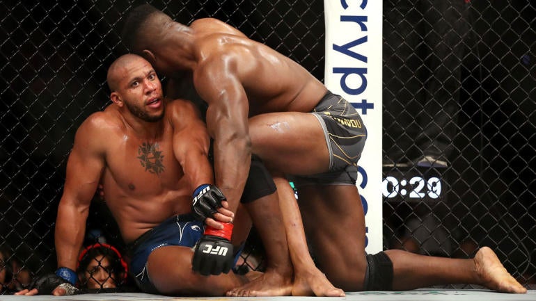 ciryl-gane-ngannou-wrestle.jpg