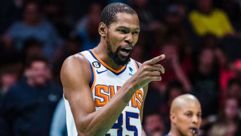 PERHATIKAN: Kevin Durant mengumumkan kedatangan Suns dengan urutan dua arah yang luar biasa vs. Hornets