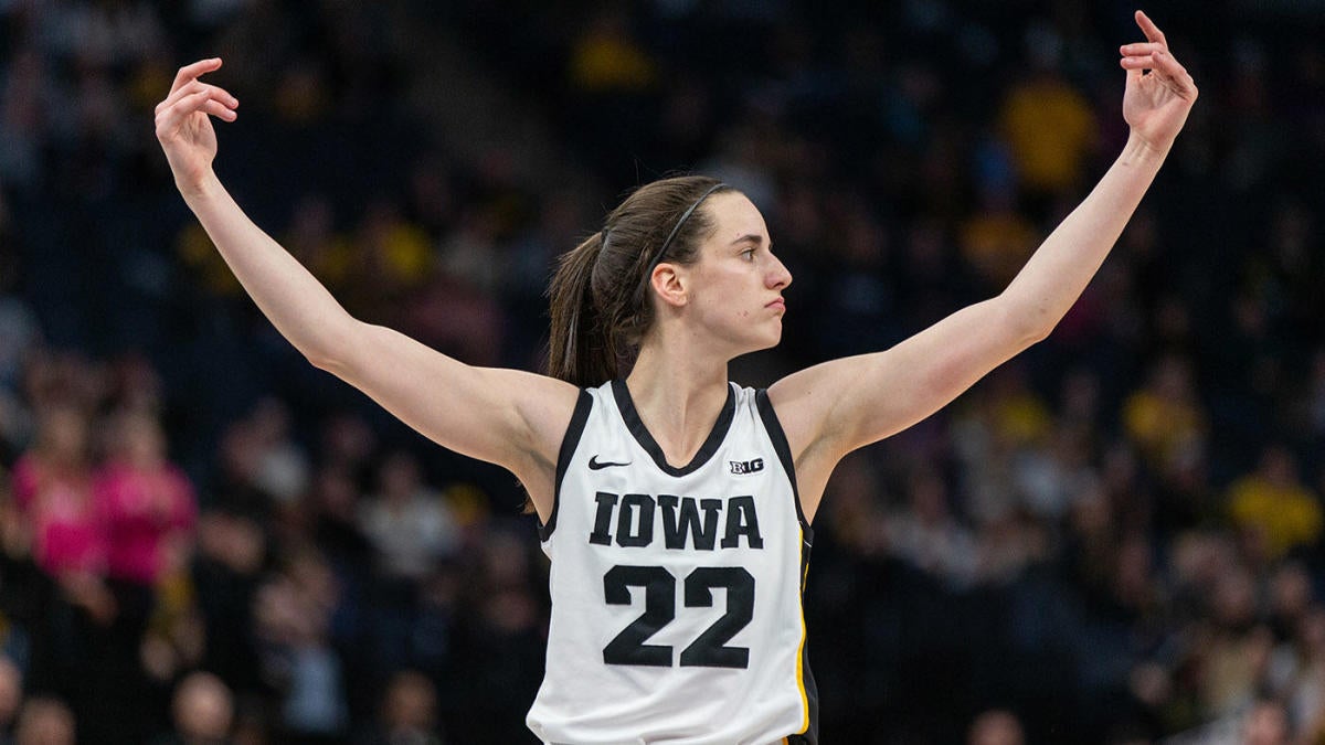 Caitlin Clark makes history while leading Iowa to Big Ten Tournament