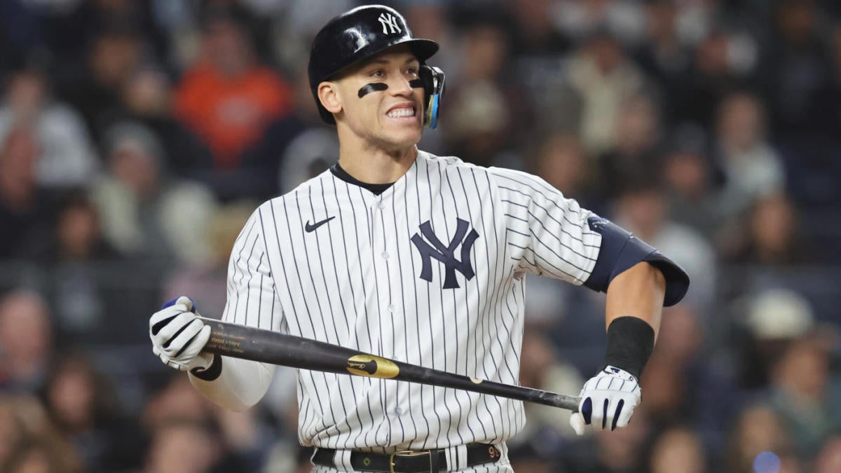 AARON JUDGE Yankees Framed 62 HR's 15 x 17 Game Used Baseball
