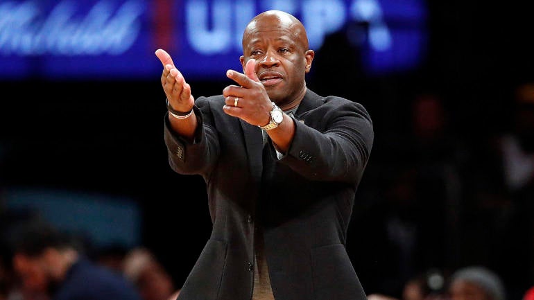 John’s memecat Mike Anderson setelah empat musim, Rick Pitino muncul sebagai kandidat utama untuk memimpin Red Storm