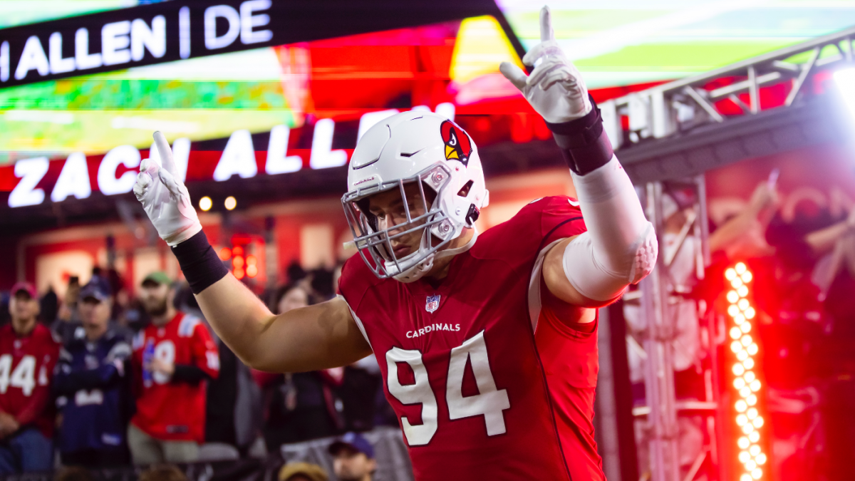 The Denver Broncos have signed former Cardinals DE Zach Allen.