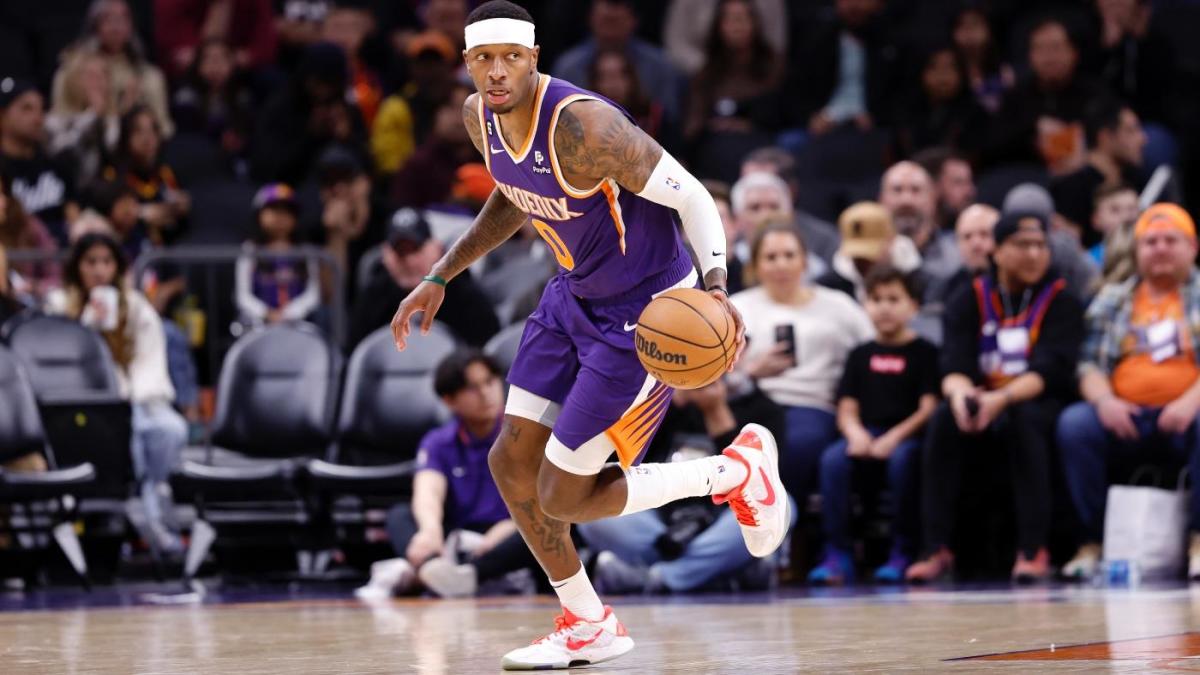 WATCH Suns' Torrey Craig loses tooth after collision with Bucks