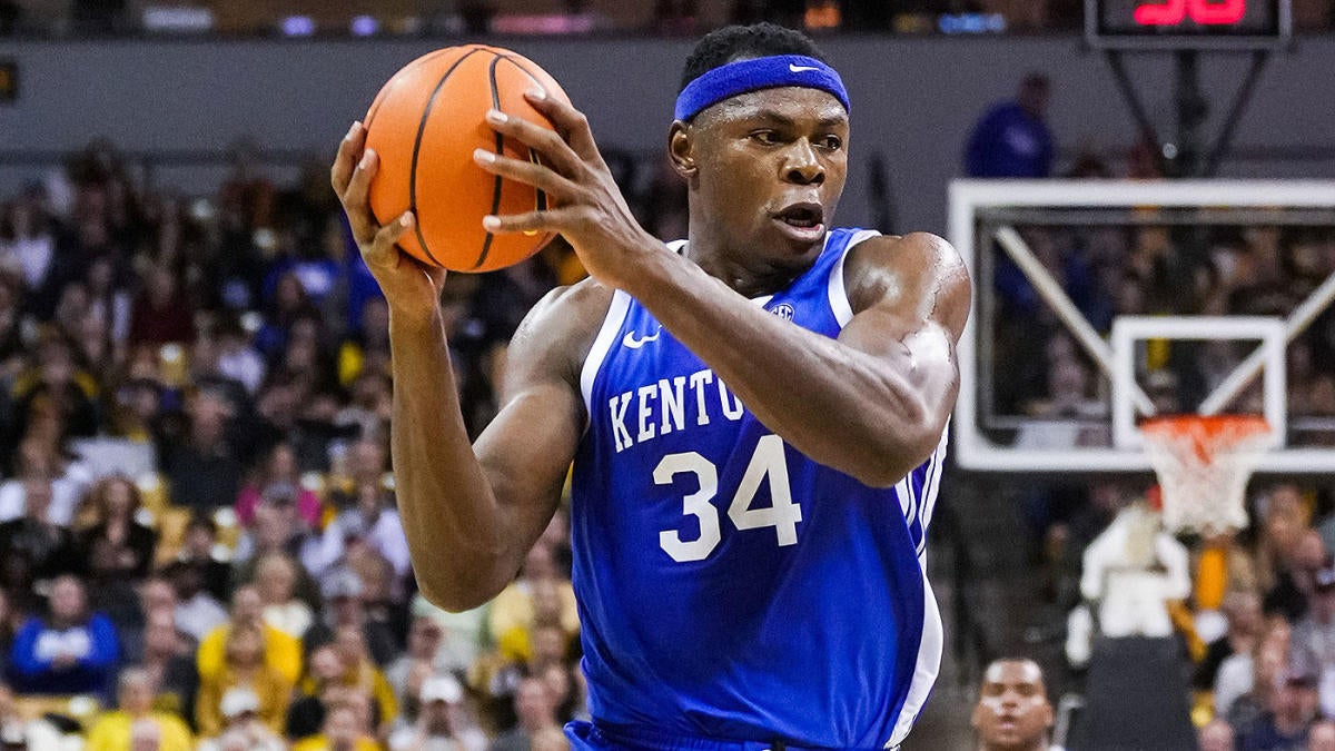 Kentucky’s Oscar Tshiebwe to remain in 2023 NBA Draft: Former Player of the Year faces uphill climb in pros