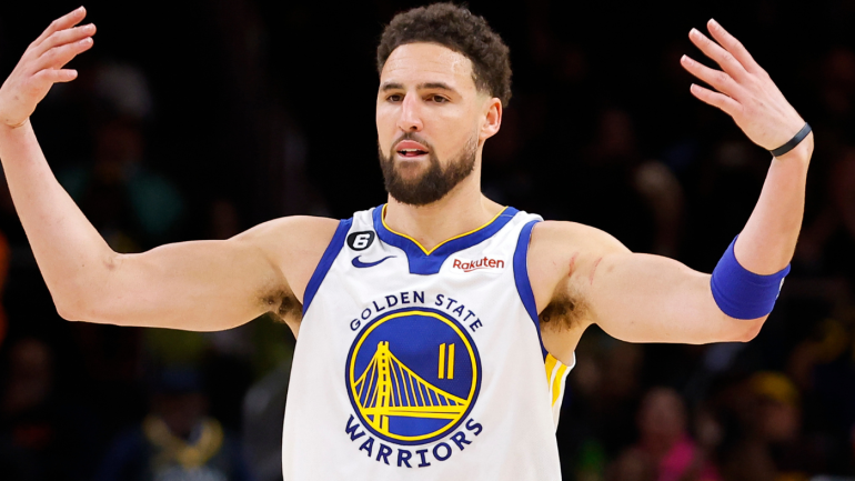 Klay Thompson flashes four fingers at Grizzlies during loss, but the ...