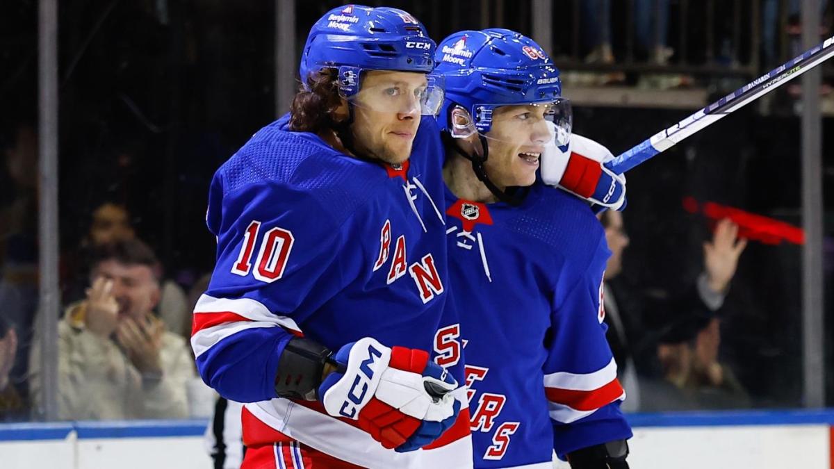 Igor Shesterkin in action during the Rangers @ Senators hockey game 