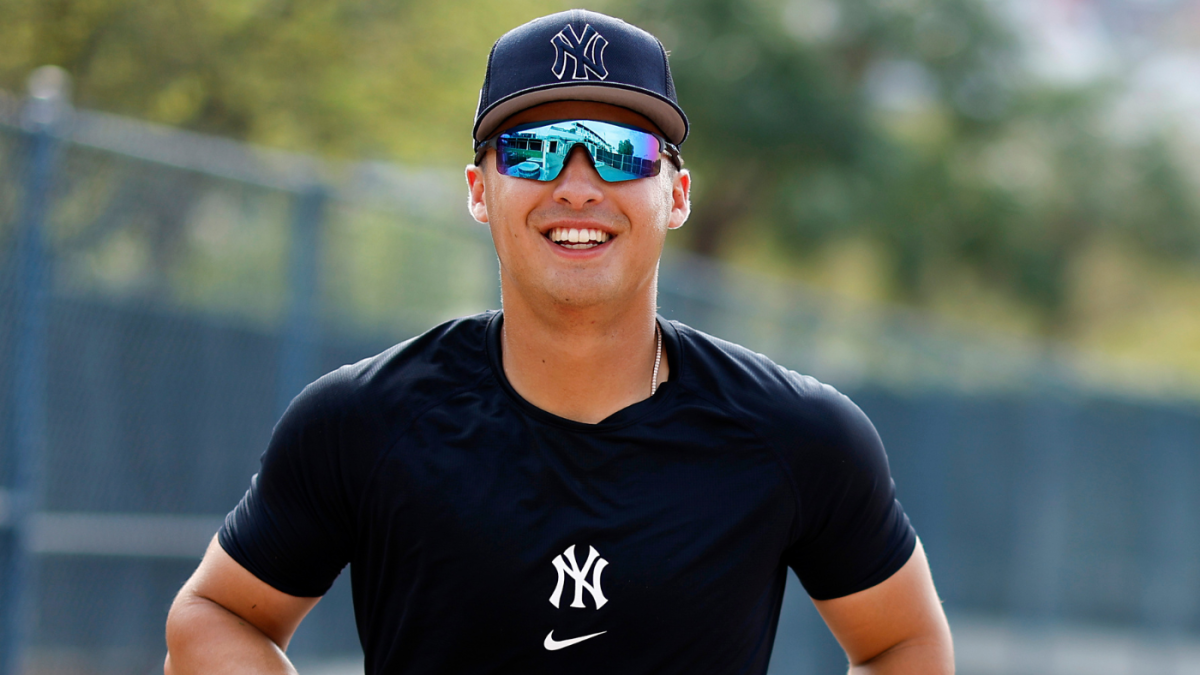 Top prospect Volpe, 21, wins Yankees' starting shortstop job