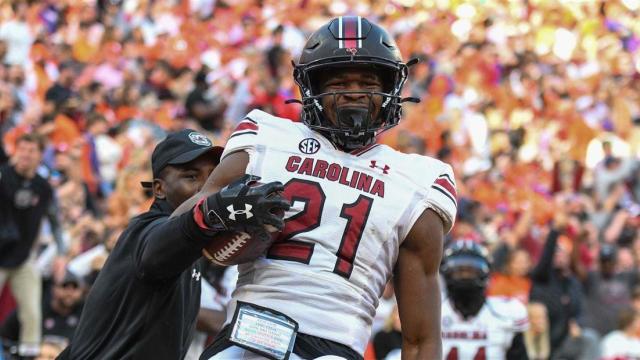 Jordan Burch's interception return gets Gamecocks' offensive coaches  thinking, South Carolina