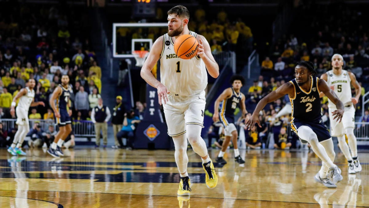 Michigan Center Hunter Dickinson Previews Game Against Indiana