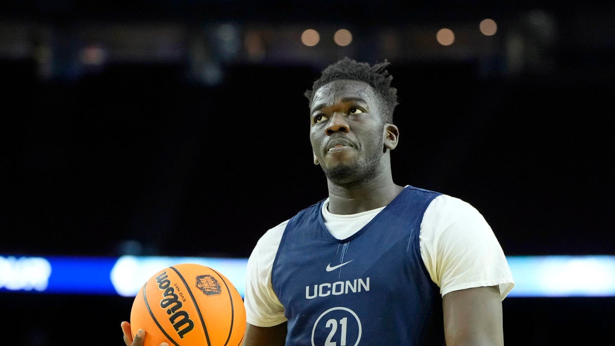 2023 Final Four How UConn star center Adama Sanogo is navigating