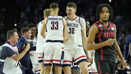 How to Stream College Basketball 2023 (Best Sites & Apps)