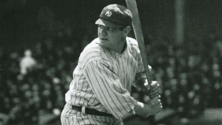 Kelelawar bekas permainan Babe Ruth dari awal 1920-an terjual ,85 juta, mencetak rekor dunia baru Kelelawar bekas permainan Babe Ruth dari awal 1920-an terjual ,85 juta, mencetak rekor dunia baru