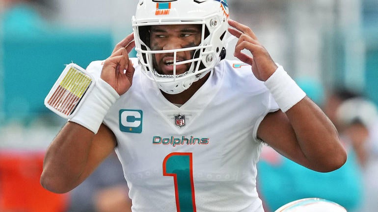 tua-tagovailoa-1400-us.jpg