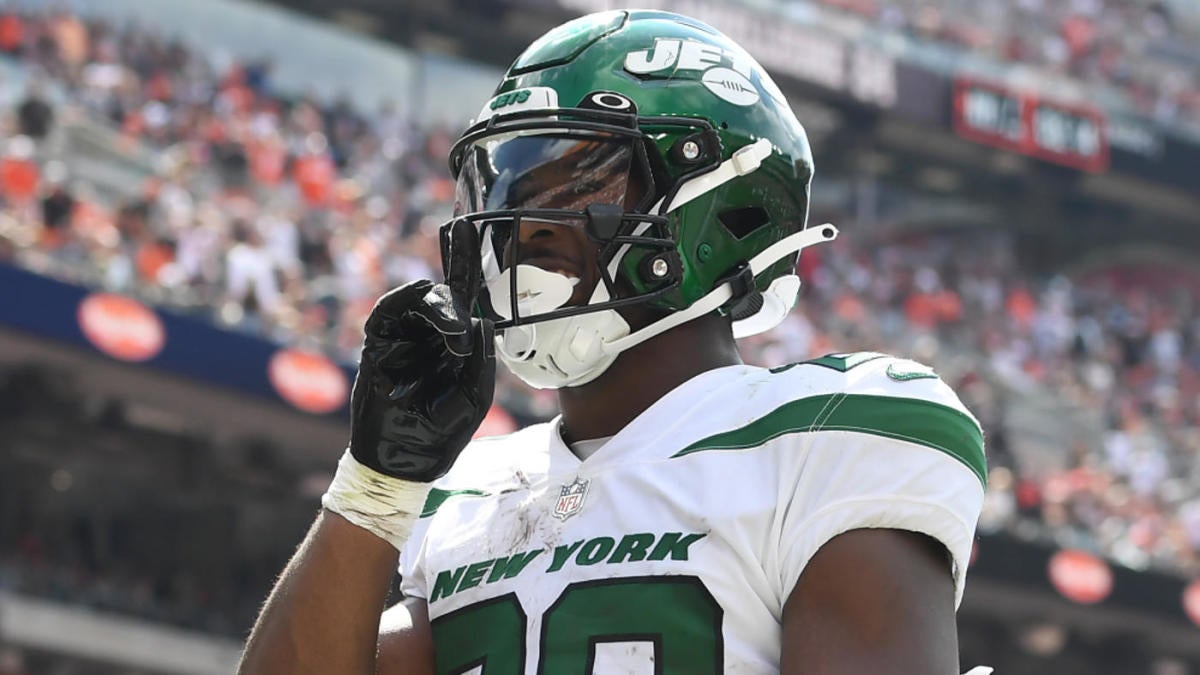 Jets RB Breece Hall says he's ahead of schedule in ACL rehab