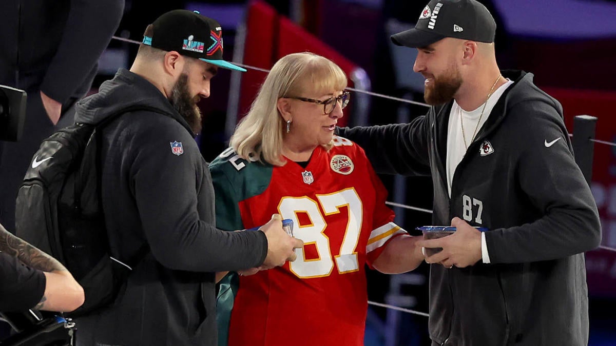 Donna Kelce's half Eagles, half Chiefs jersey from 2023 Super Bowl is on  display at Pro Football Hall of Fame 