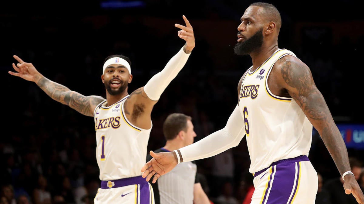 ESPN Experts Overwhelmingly Pick Lakers Over Warriors in Play-in Tourney