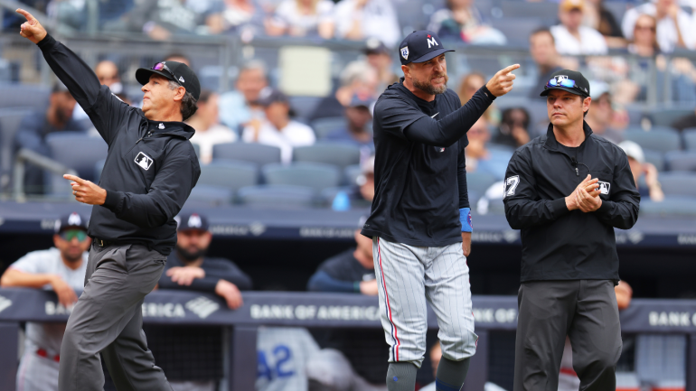 Manajer Twins dikeluarkan karena berdebat setelah pelempar Yankees tetap dalam permainan setelah pemeriksaan yang lama