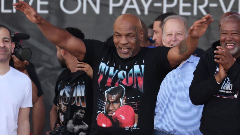 mike-tyson-gervonta-garcia.jpg