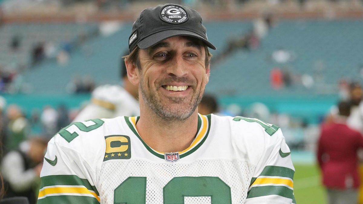 Aaron Rodgers traded to Jets in franchise-altering blockbuster