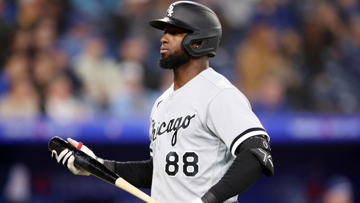 The White Sox can only imagine what Luis Robert is capable of in 2022 and  beyond: 'He's going to be a legend' - The Athletic