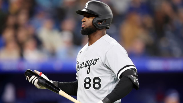 Luis Robert shut down by White Sox for 2022 season