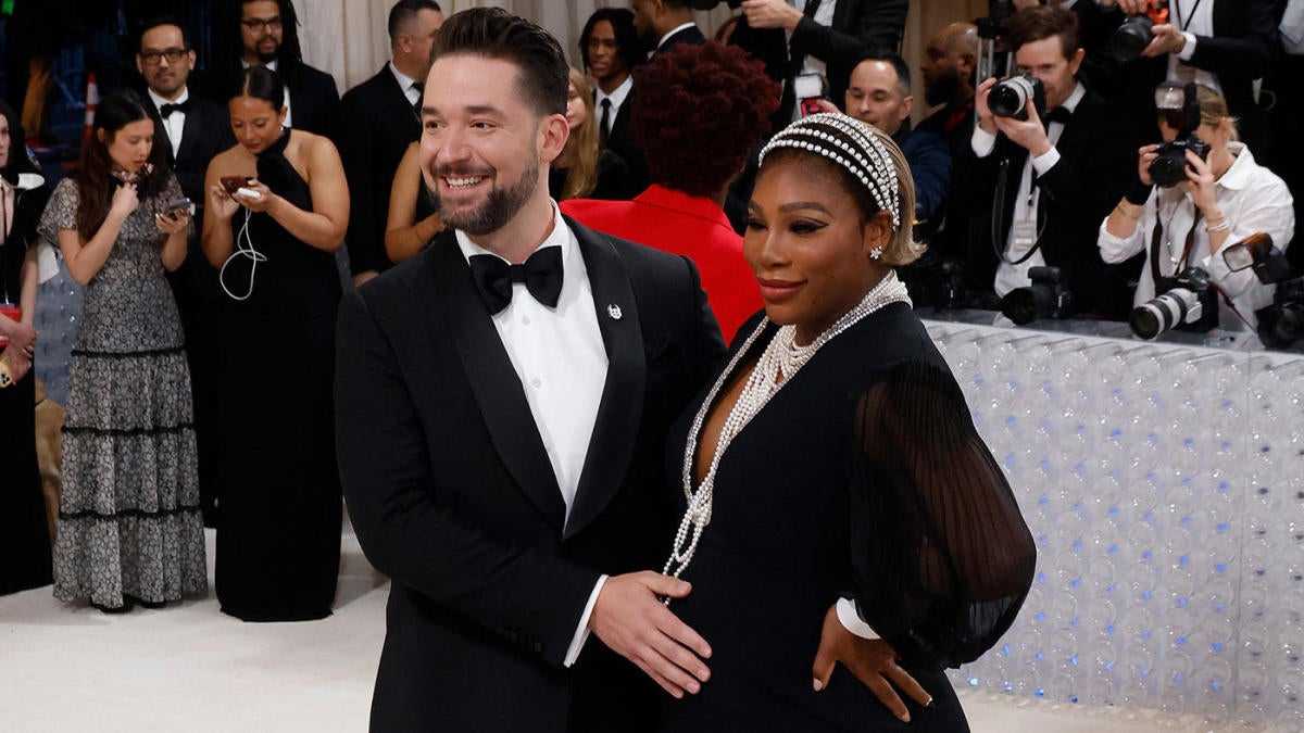 Serena Williams pregnancy: Tennis star attends Met Gala, reveals she is  expecting second child - CBSSports.com