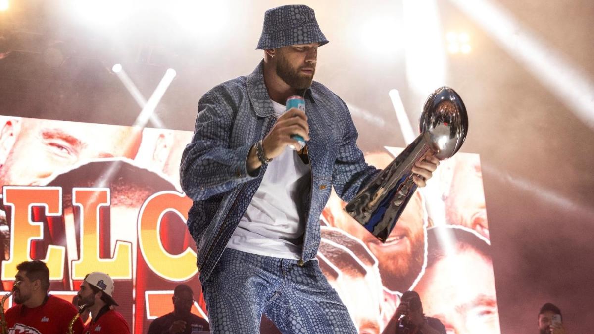 Chiefs' Travis Kelce used the Lombardi Trophy as a beer luge after winning Super  Bowl LIV 