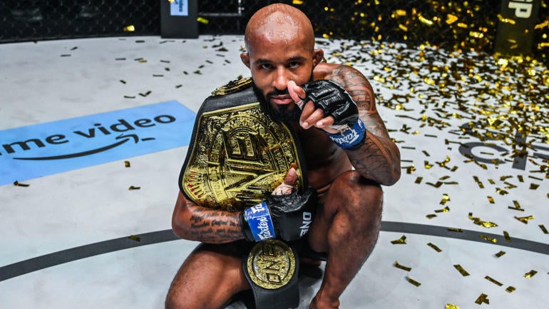 demetrious-johnson-big-belt.jpg
