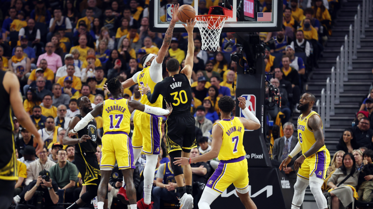 Lakers ‘Anthony Davis membuat klaim untuk gelar pemain terbaik NBA setelah pembuka bersejarah vs Warriors