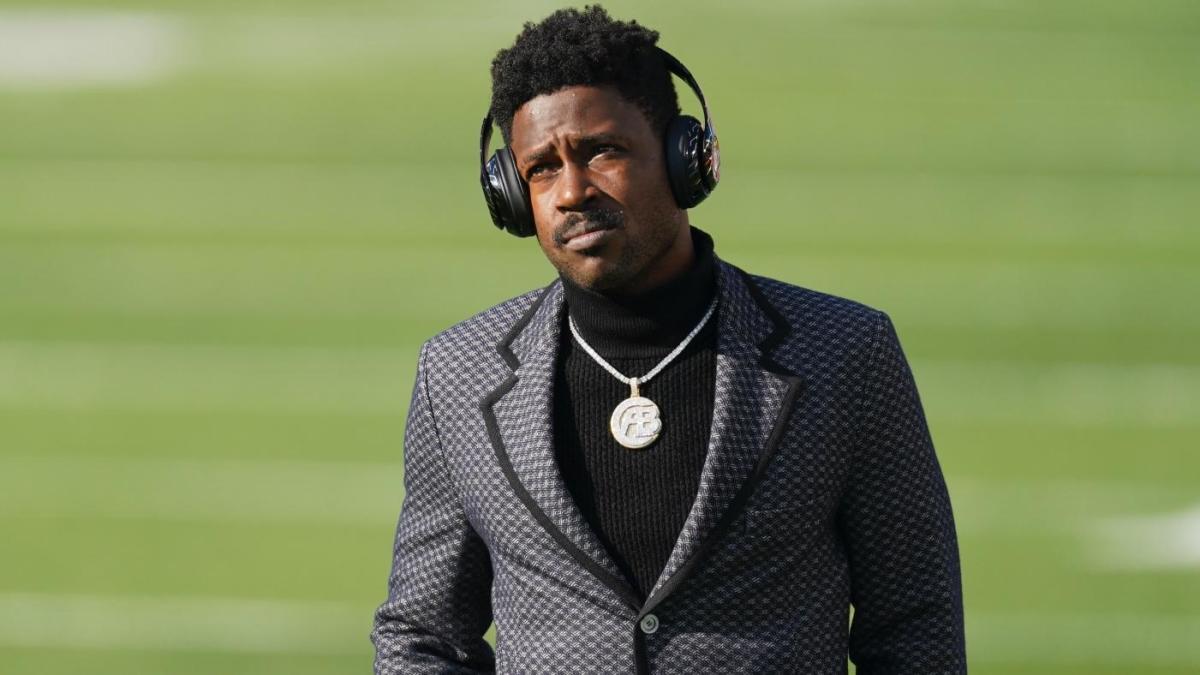 Antonio Brown allegedly offered spot on USFL team by former