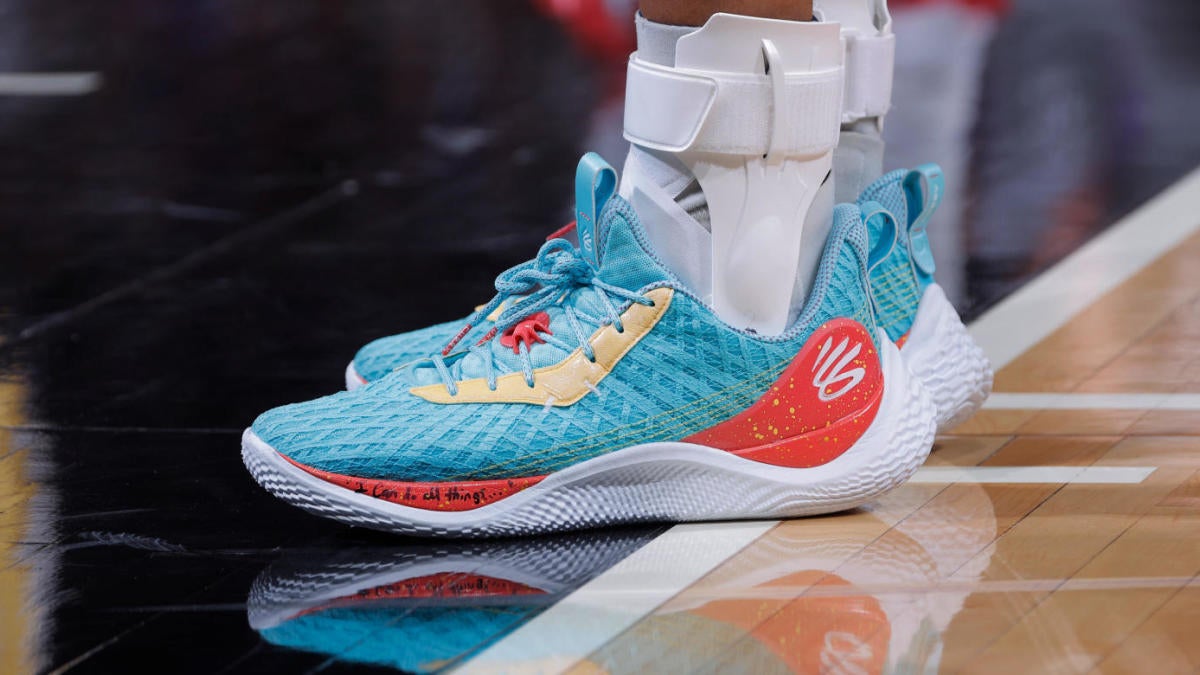 What shoes are Steph Curry wearing in the playoffs -- and how can